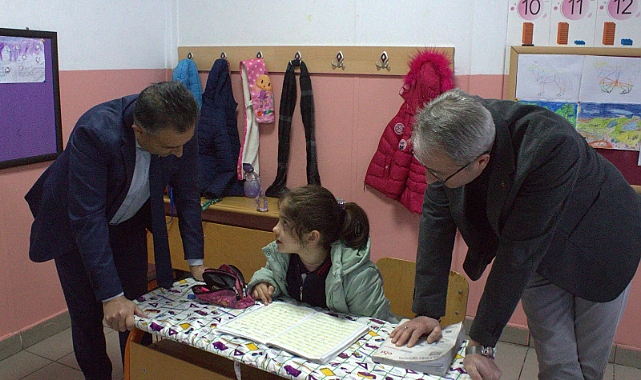 Güney, köy okulunda incelemelerde bulundu
