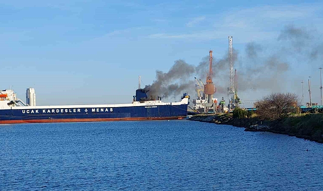 Samsun Limanı'nda gemi yangını