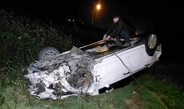 Samsun'da kontrolden çıkan otomobil takla attı: 3 yaralı
