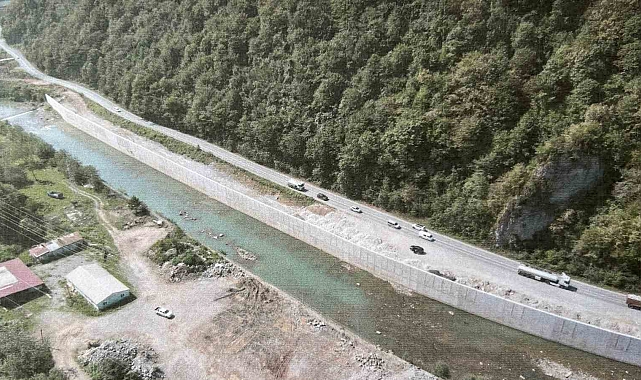 Yapımı devam eden Araklı-Bayburt yolunda incelemelerde bulundu