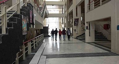 En az 200 öğrenciyi tutuklattıran Esad ajanı profesör Nahla Esa tutuklandı
