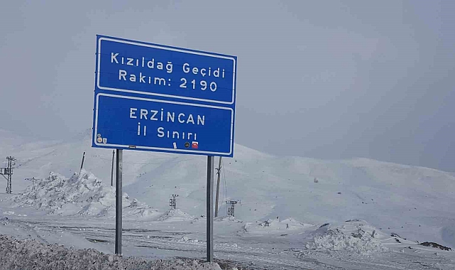 Erzincan'ın yüksek kesimlerinde kar ve sis etkili oluyor