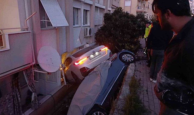 Uyuşturucu etkisinde otomobilde sızdı, karşısında polisleri görüp gaza basınca ortalığı savaş alanına döndürdü