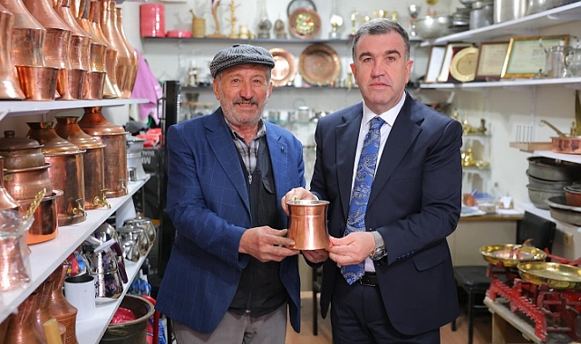 Vali Eldivan çarşı esnafıyla bir araya geldi