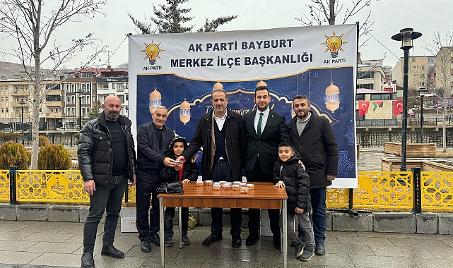 AK Gençlik’ten tatlı ikramı