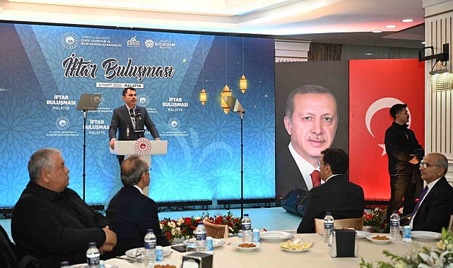 Bakan Kurum: "Muhalefet deprem bölgesini siyasi malzeme yapıyor, buna izin vermeyeceğiz"