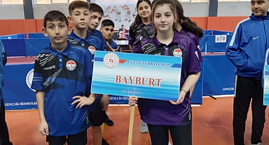Bir başarı da masa tenisinde…