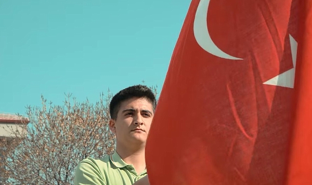 Erzincan'da ortaokul öğrencilerinden İstiklal Marşı klibi