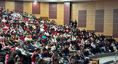 Türkiye'nin ilk deneyimsel test pilotu üniversite öğrencileriyle buluştu