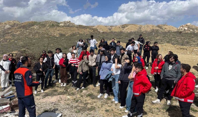 Bayburt'ta öğrencilere yönelik arama kurtarma tatbikatı gerçekleştirildi
