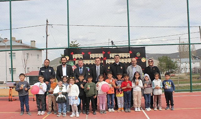 Demirözü’nde 23 Nisan coşkusu erken başladı