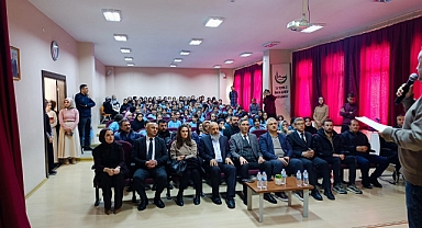 “Dize Dize Gönülden Gönüle Şiir Dinletisi”