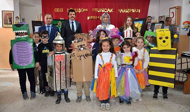 Tercan'da geri dönüşüm oyuncak yarışması düzenlendi