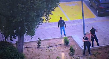 Terör örgütü EOKA destekçisi Rumlardan, Kıbrıs Türklerine taşlı saldırı