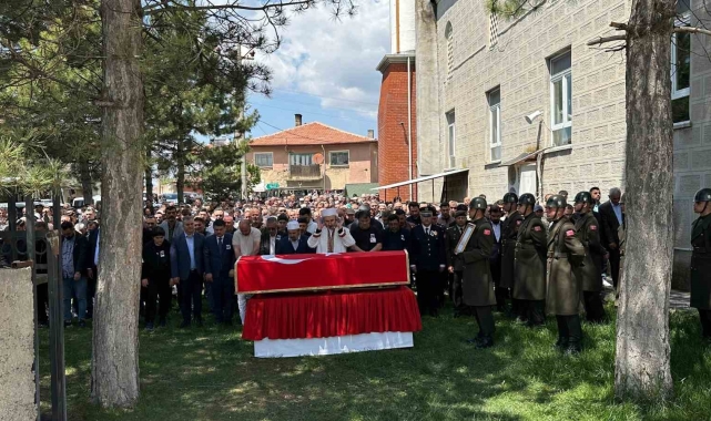 Kıbrıs Gazisi Hasan Hüseyin İncesu, askeri törenle son yolculuğuna uğurlandı