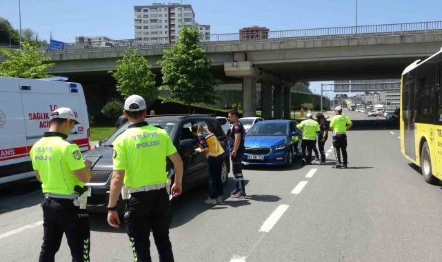 Trabzon'da 'Fermuar sistemiyle yaşama yol ver' etkinliği