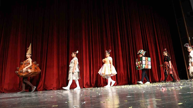 Miniklerden çevreye duyarlı defile