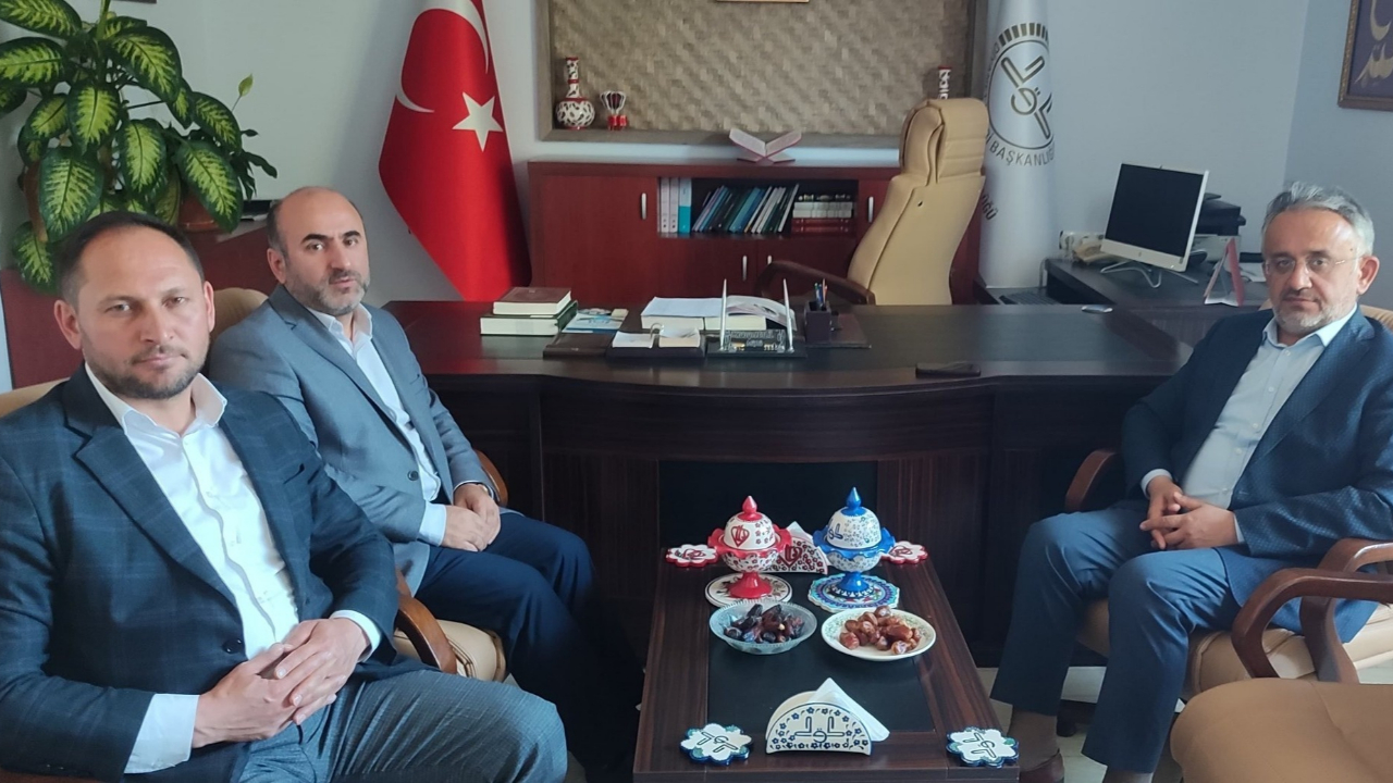 Hacdan dönen ilçe müftüsüne ziyaret