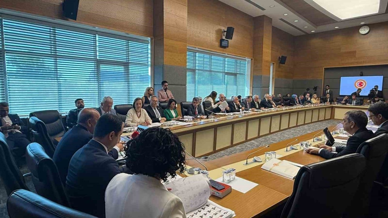 Sağlık alanına yönelik düzenlemeler içeren kanun teklifi komisyonda