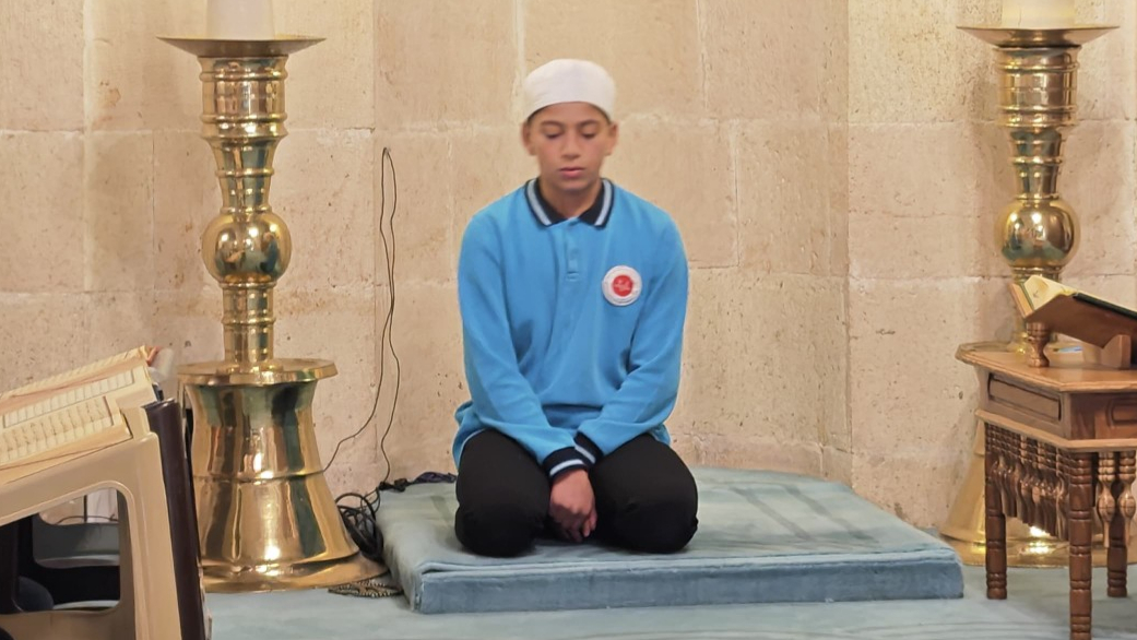 Abdulhamit Yılmaz, Kur’an-ı Kerim’i 1 günde hatmetti