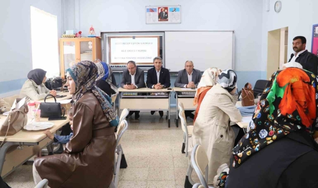 Bayburt'ta 'Aile Okulu' kurslarına ilgi