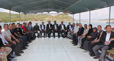 Demirözü, kaymakamını uğurladı
