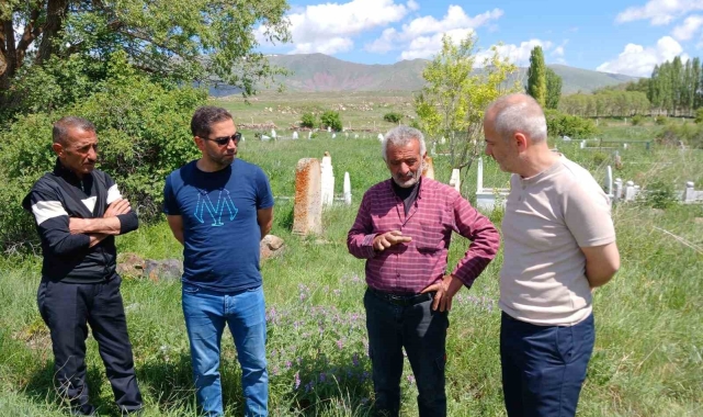 Unutulan kahramanın mezarı sessizliğe gömülüyor