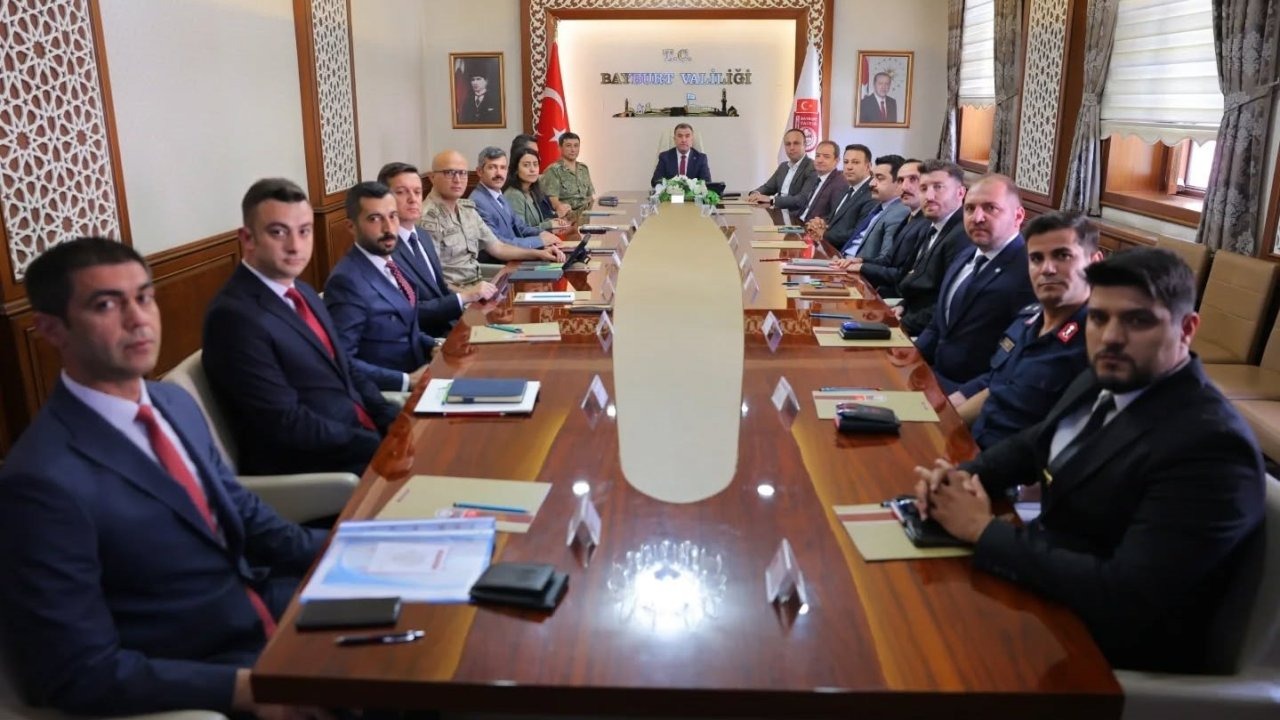 Bayburt’un asayiş ve güvenliğine yönelik yapılan çalışmalar toplantıda değerlendirildi