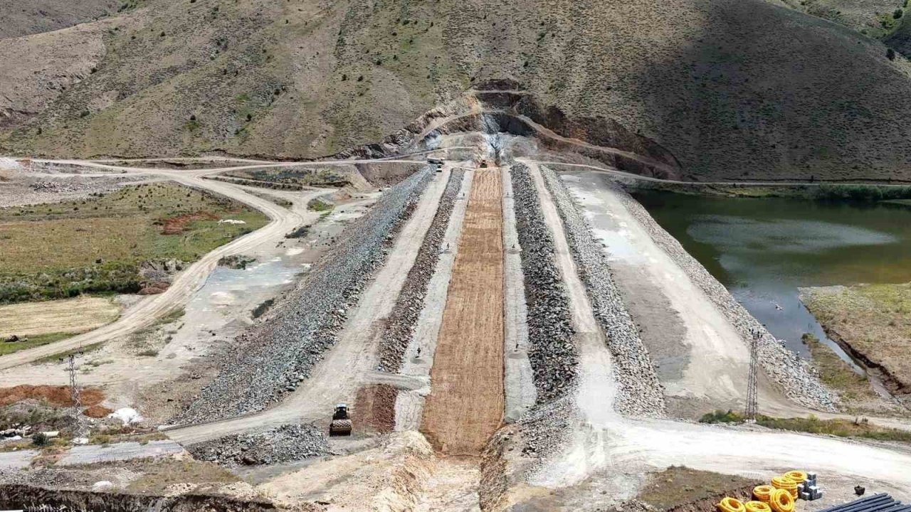 Bayburt Yelpınar Göleti’nde çalışmalar devam ediyor