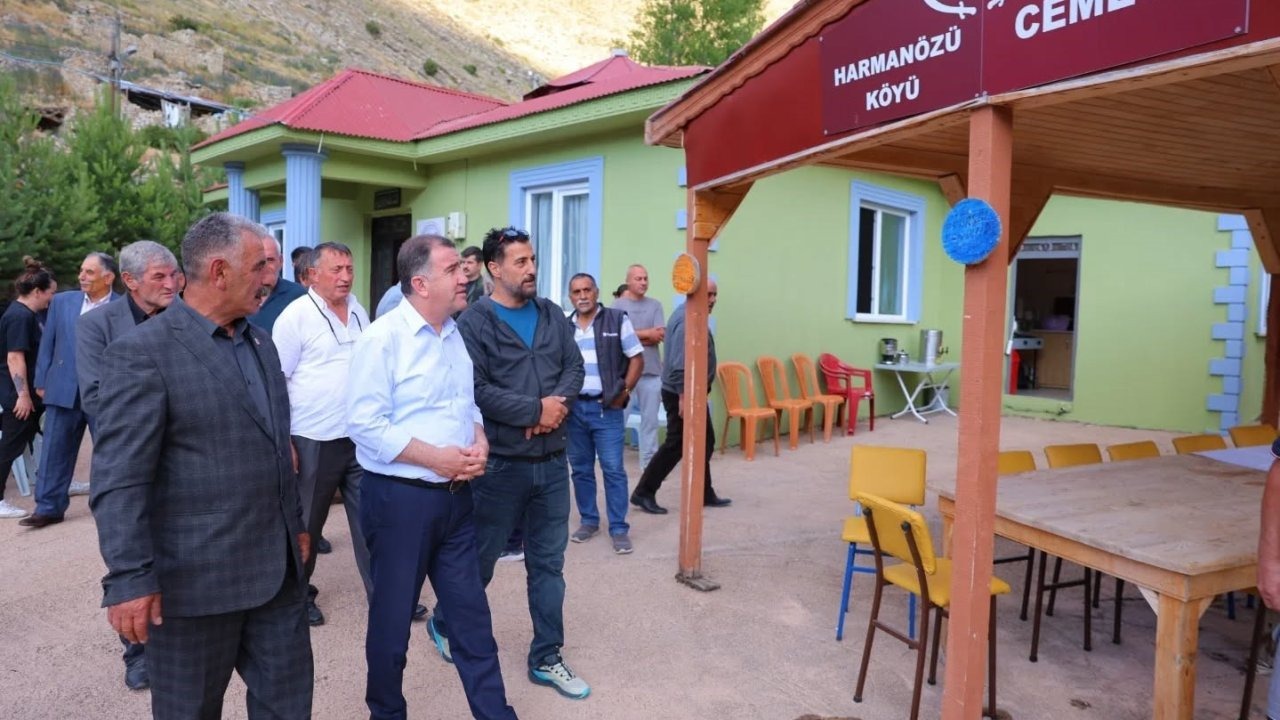 Bayburt’un Harmanözü köyünde aşure programı düzenlendi