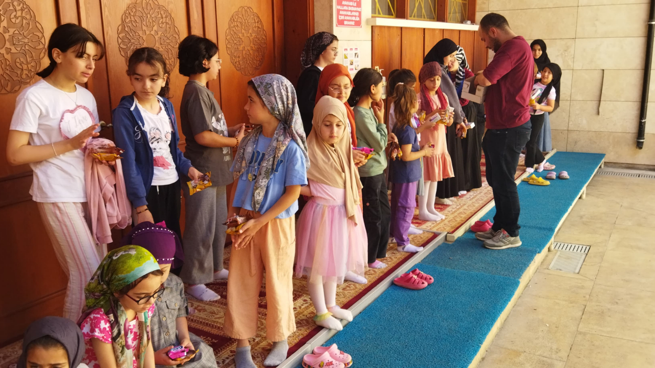 “Bu Yaz Camideyim” projesi ile eğlenerek öğreniyorlar