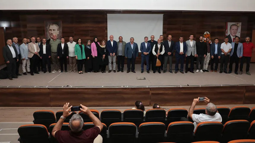 Şiir gecesinde kulakların pası silindi