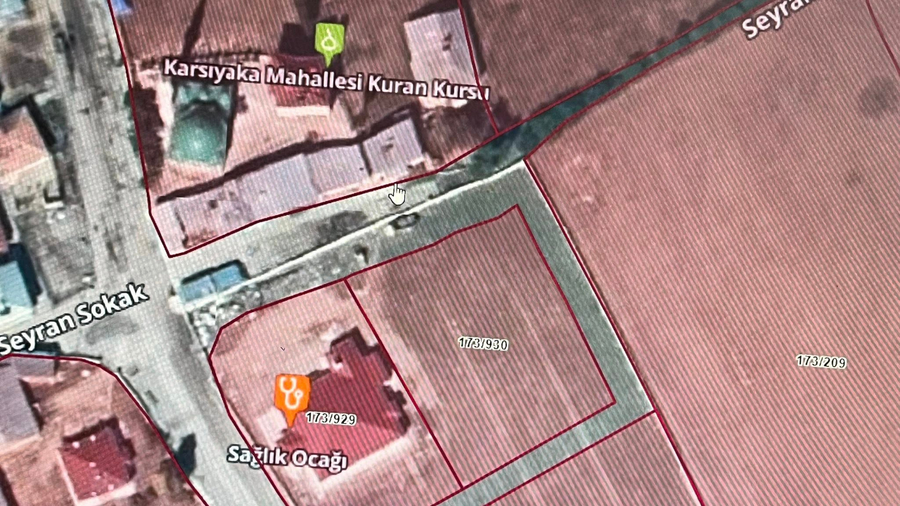 Gökçedere’de yol davası!
