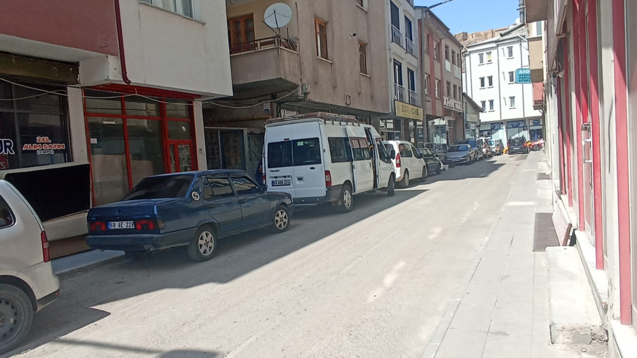 Sokaklar dolu, otoparklar boş!