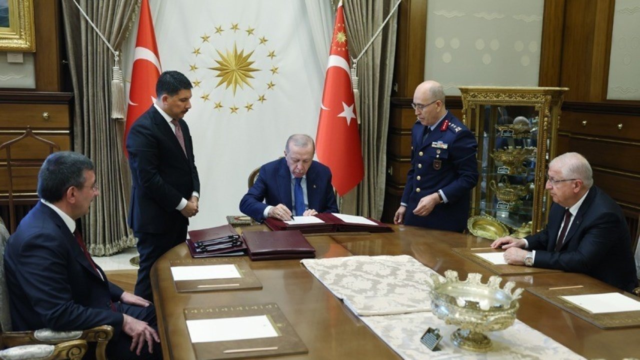 29 generalin görev süreleri 1 yıl, 478 albayın görev süreleri 2 yıl uzatıldı