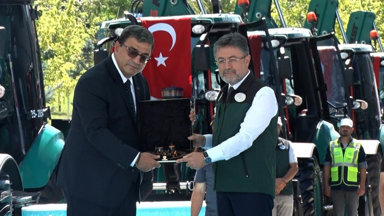 Bakan Yumaklı: "DSİ Makine Parkı, 3 bin 925 adede ulaşan makine ve ekipman sayısıyla afet bölgelerinde hızlı müdahale kabiliyeti sağlıyor"