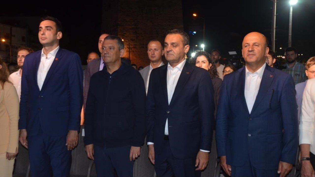 CHP Genel Başkanı Özel: "Turistlerin başının üstünden roketler, füzeler geçiyor"