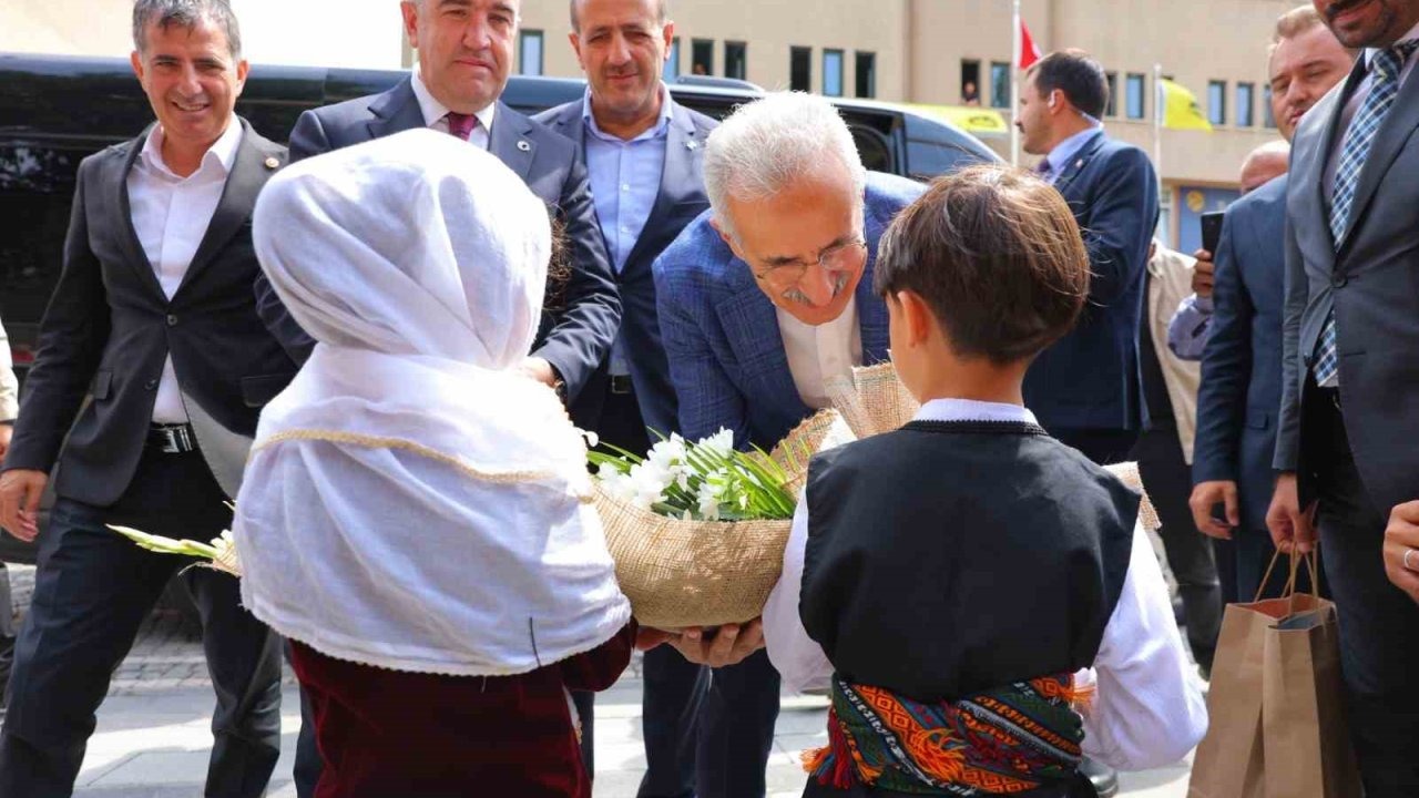 Ulaştırma ve Altyapı Bakanı Uraloğlu Bayburt’ta