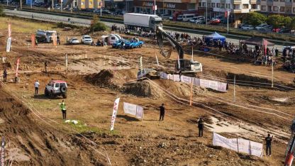 Deniz kenarında gerçekleştirilen zorlu Off-Road yarışları nefesleri kesti