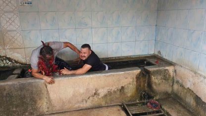 Düğüne geç kalana sulu ceza
