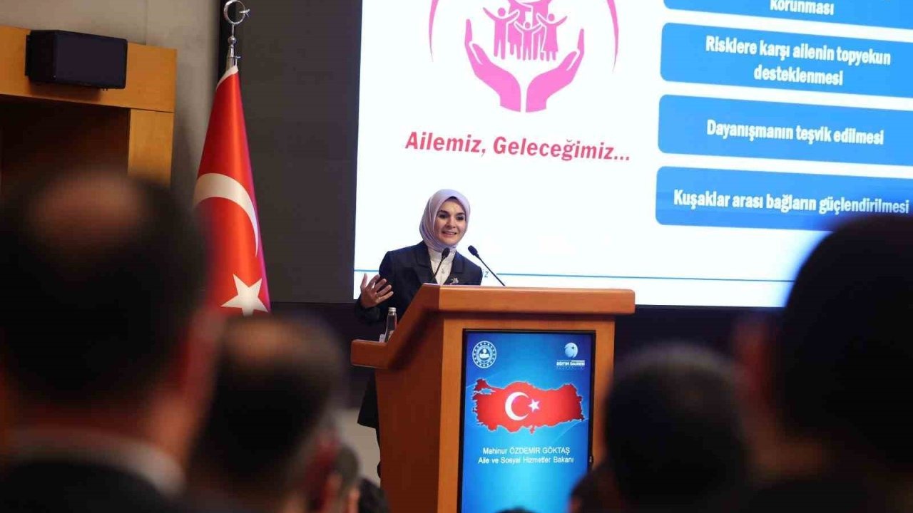 Bakan Göktaş: "Kaymakamlarımız, sosyal hizmetlerimizin her kesime hızlı ve doğru şekilde ulaştırılmasında köprü görevi görüyor"
