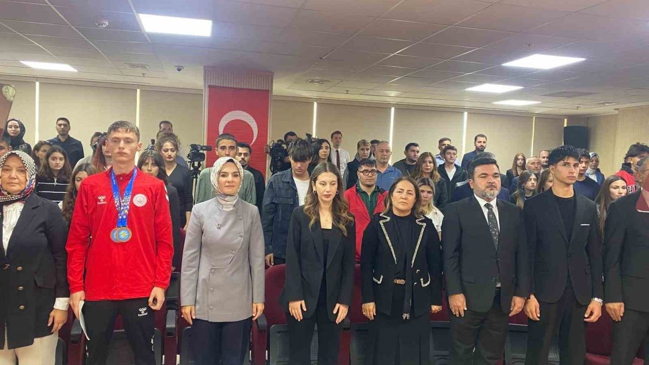 Devlet korumasındaki 742 genç kamu kurumlarına atandı