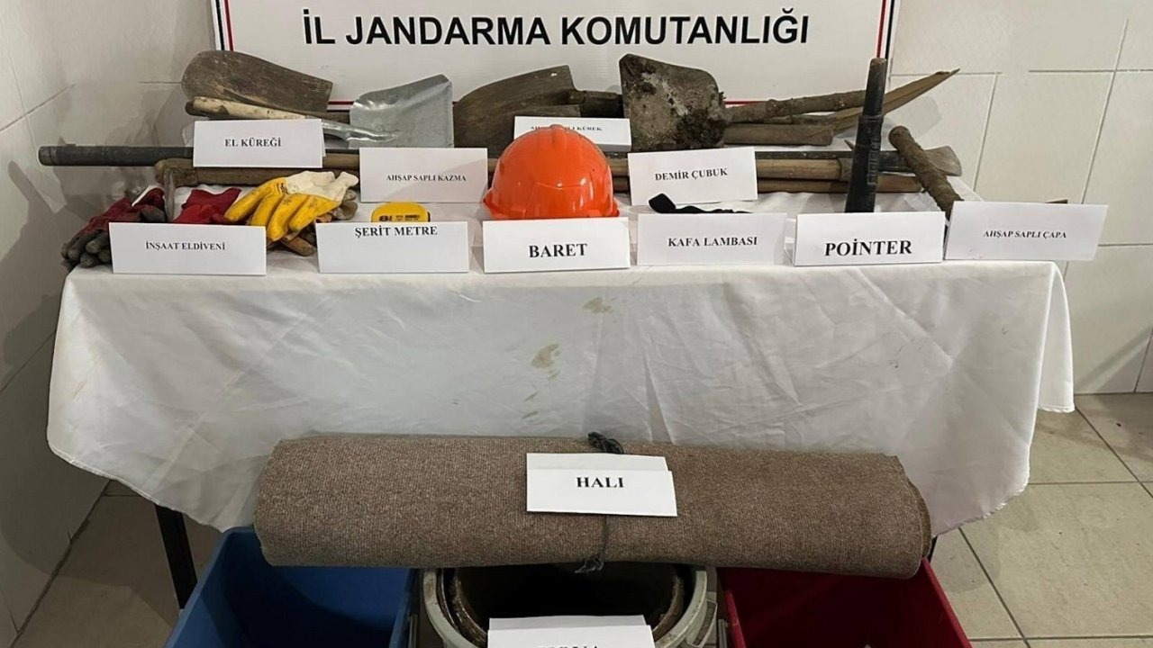 Gümüşhane’de kaçak kazı yapan 4 kişi suçüstü yakalandı