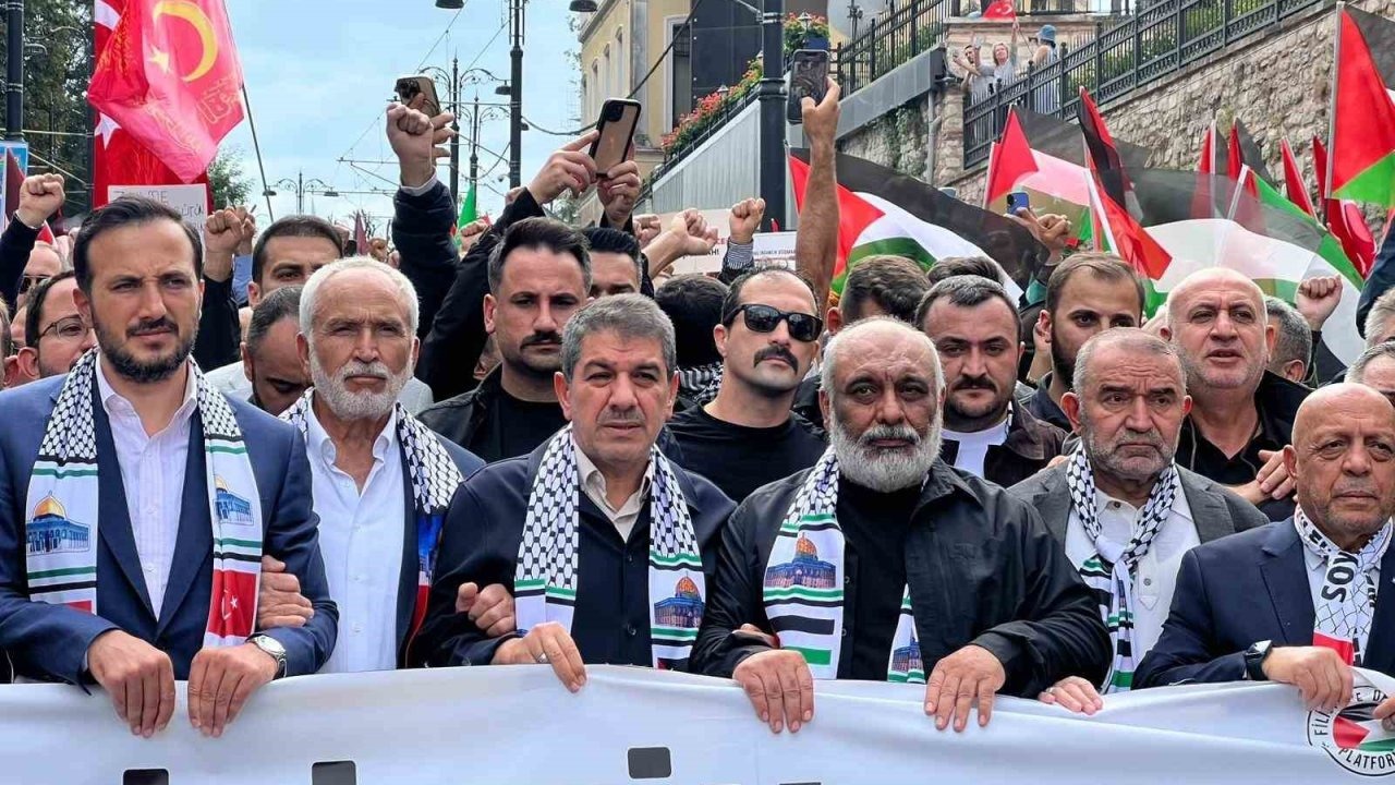 İstanbul’da Filistin’e destek yürüyüşü düzenlendi