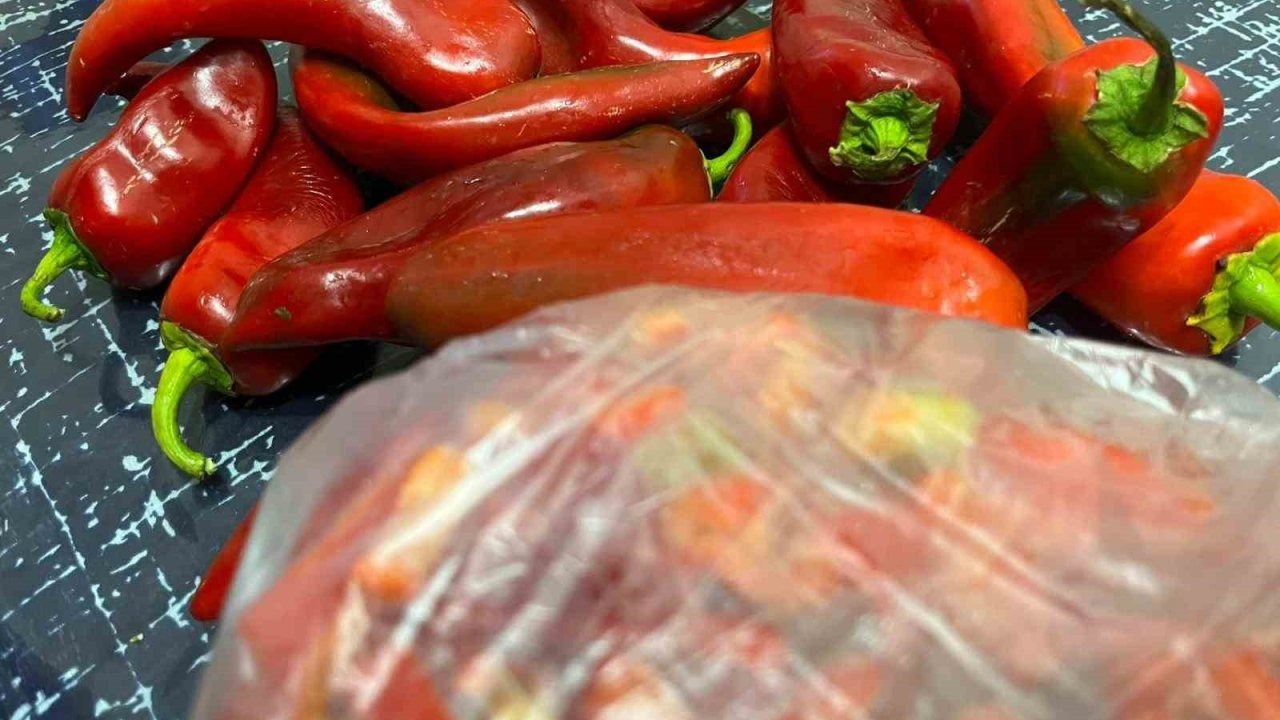 Kadınların kış hazırlıkları sürüyor