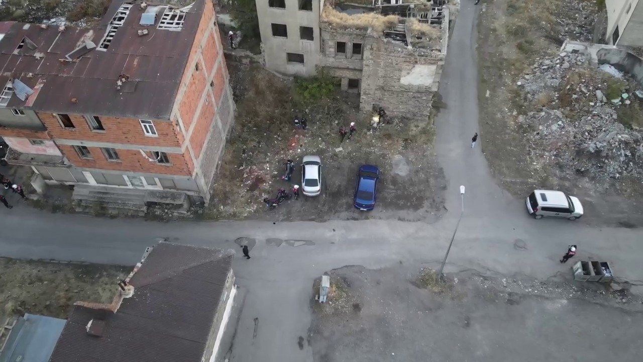 Polisten metruk binalara baskın