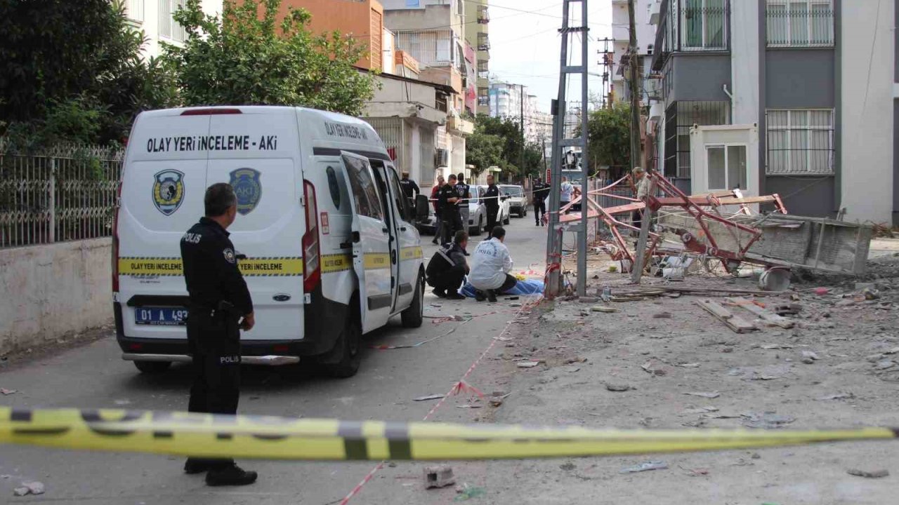 Adana’da demir iskele zemine çakıldı: 1 ölü, 1 yaralı