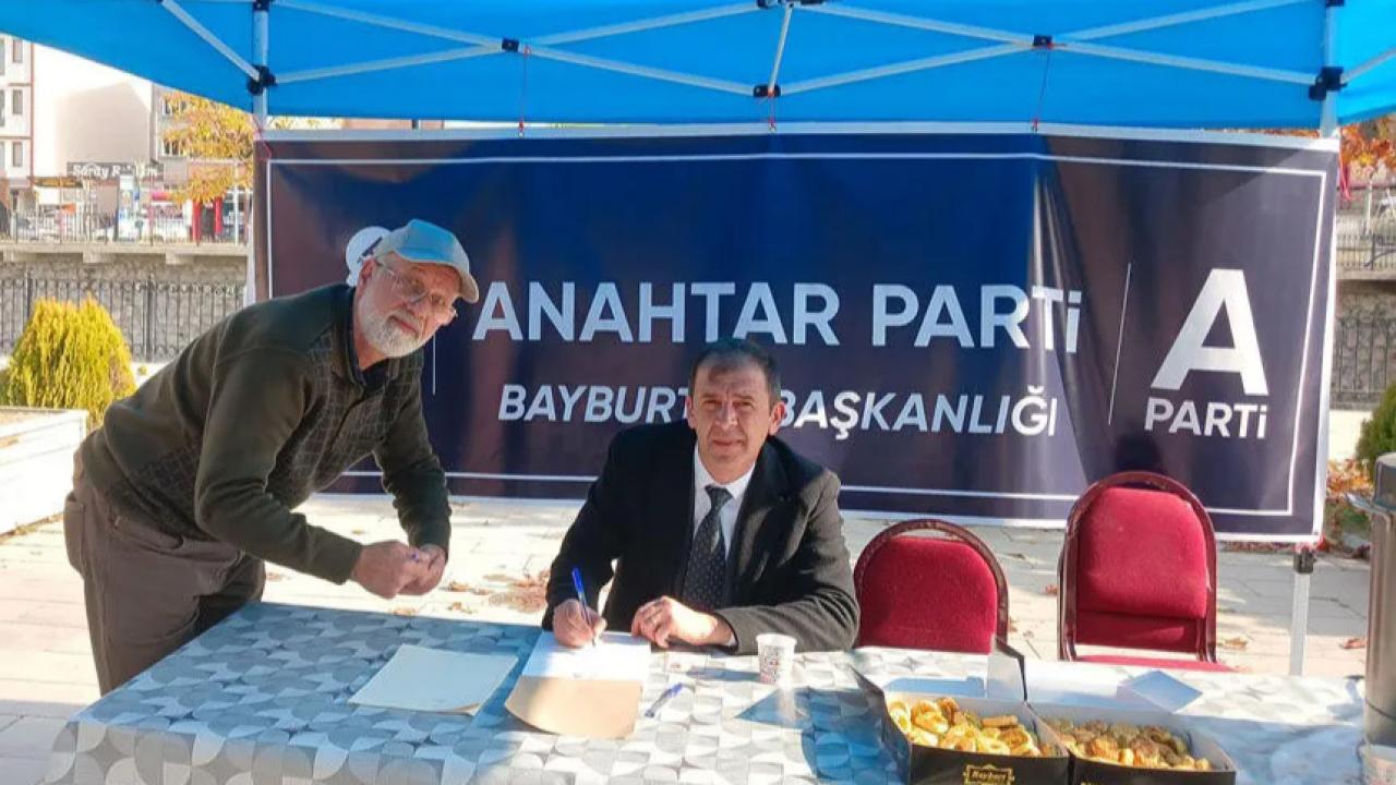 Anahtar Parti Bayburt’ta 1. yaşını kutladı: Turgut’tan iktidara eleştiri ve büyüme vurgusu
