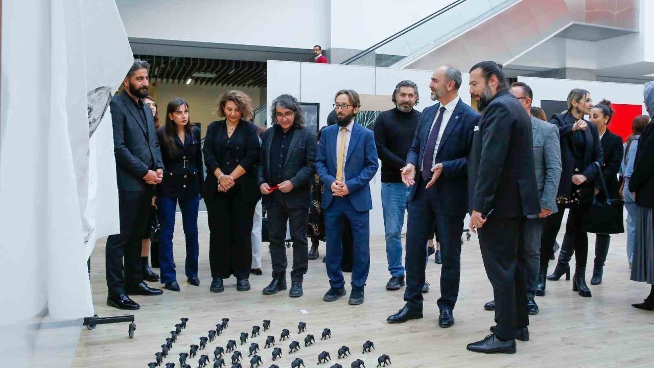 Arınma performansıyla başlayan sanat etkinliği söyleşi ve sergiyle devam etti