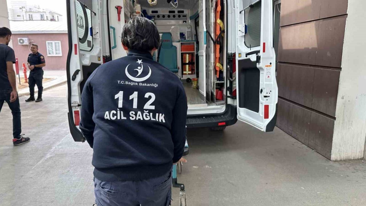 Kız çocuğu silahı temizlerken kazara kendini vurdu